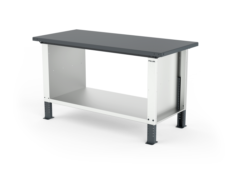 Banco da lavoro ad altezza regolabile, con piano in acciaio standard da 3 mm, fianchi standard e ripiano grande. L 1500 mm